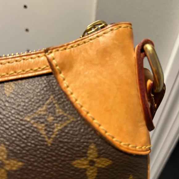 Authentic Louis Vuitton Odeon Crossbody - Picture 6 of 16